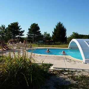 https://le-clos-des-collieres.hotels-rhonealpes.com